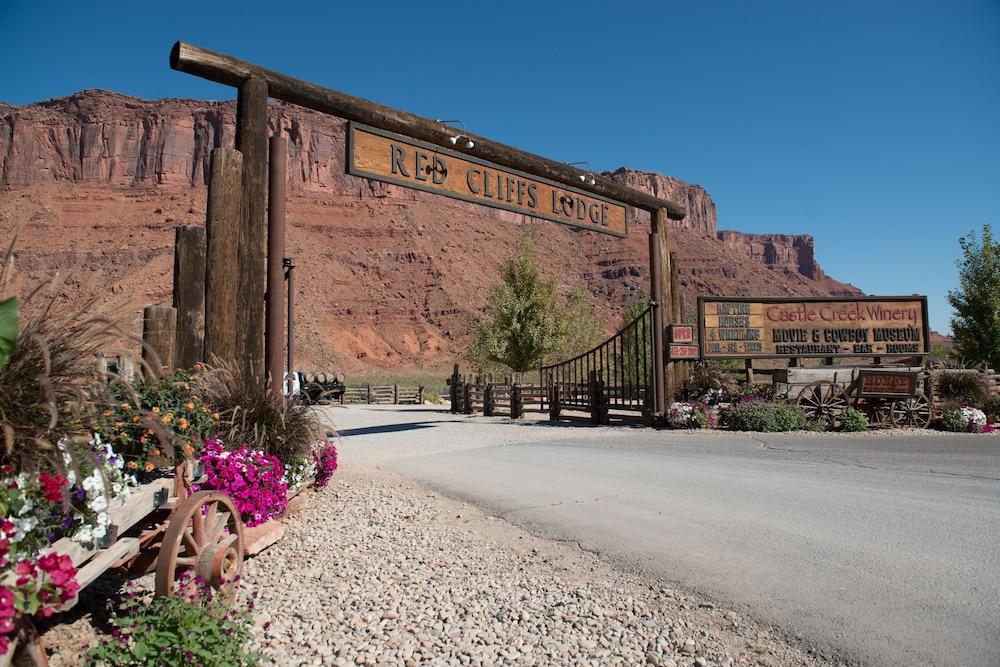 Red Cliffs Lodge Moab Exterior foto