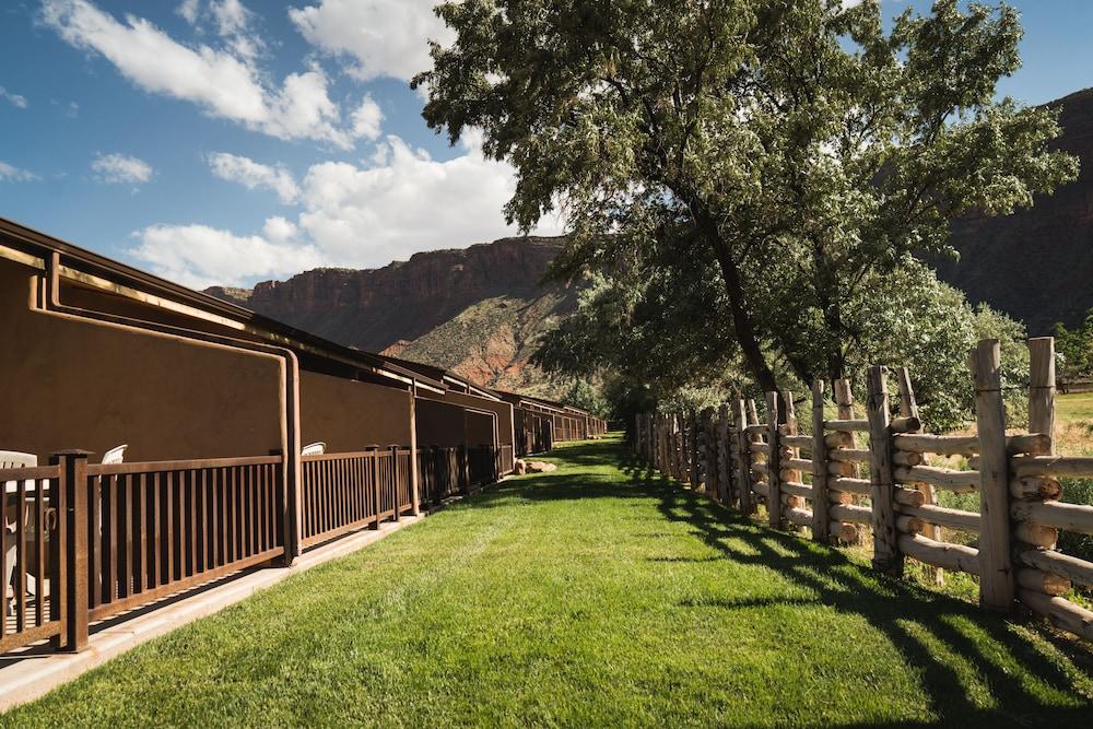 Red Cliffs Lodge Moab Exterior foto