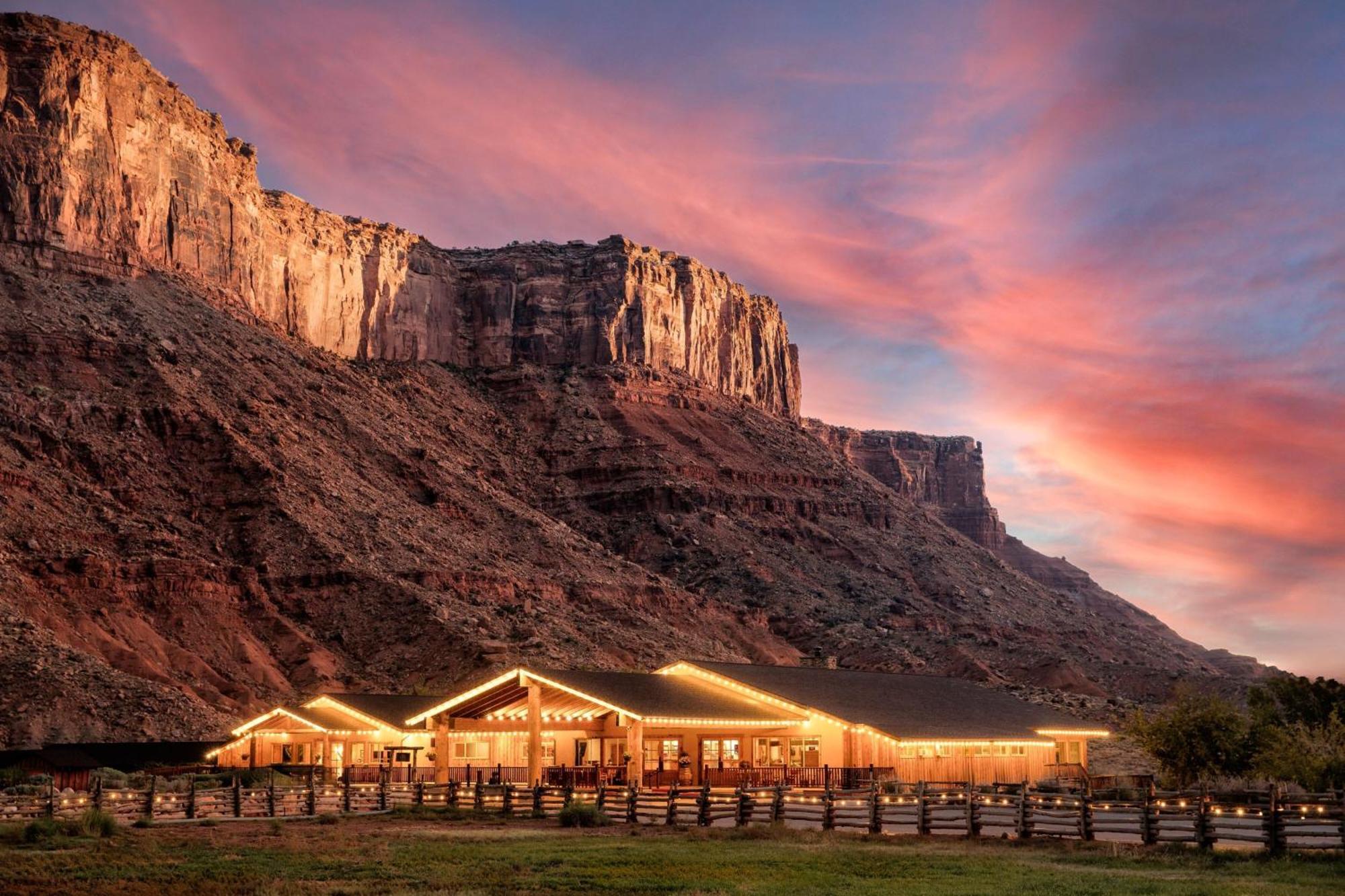 Red Cliffs Lodge Moab Exterior foto